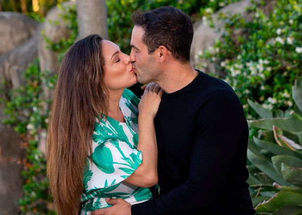 Kelly Brook kissing husband Jeremy parisi in jungle