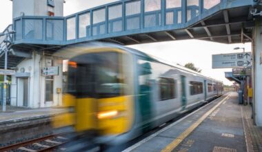 Irish Rail looking to add more carriages to 'crammed' Midleton service