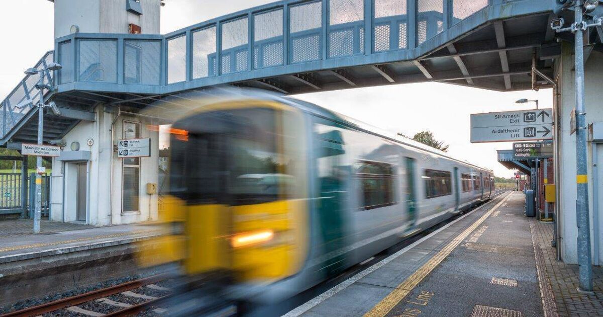 Irish Rail looking to add more carriages to 'crammed' Midleton service