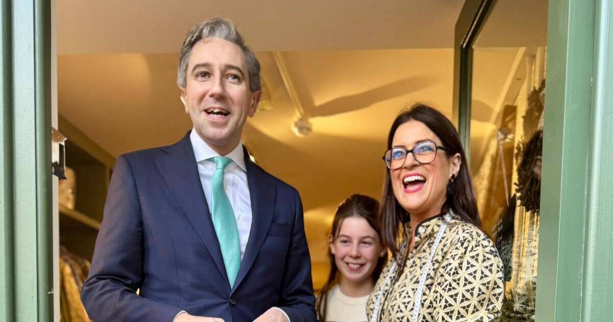 Opportunity knocks on door of new shop as Tánaiste performs official opening