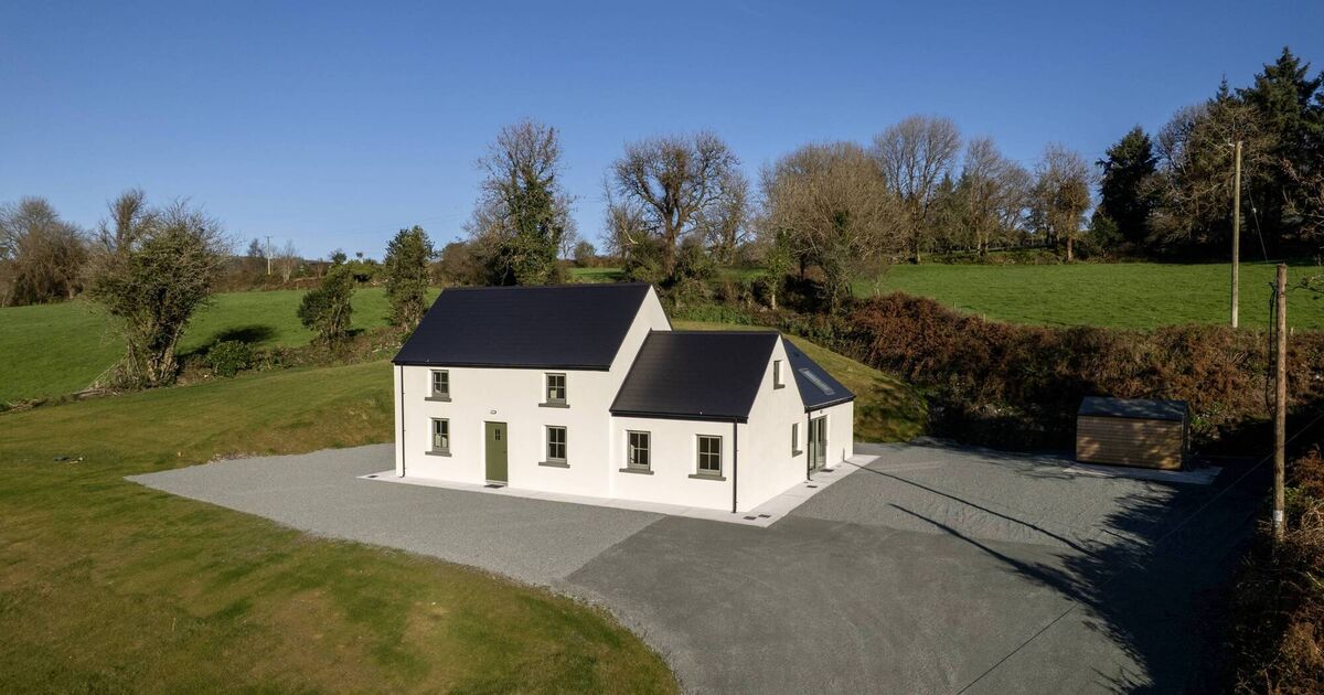 €535k Tom's Cottage had tired old bones, but it now has a bold new look