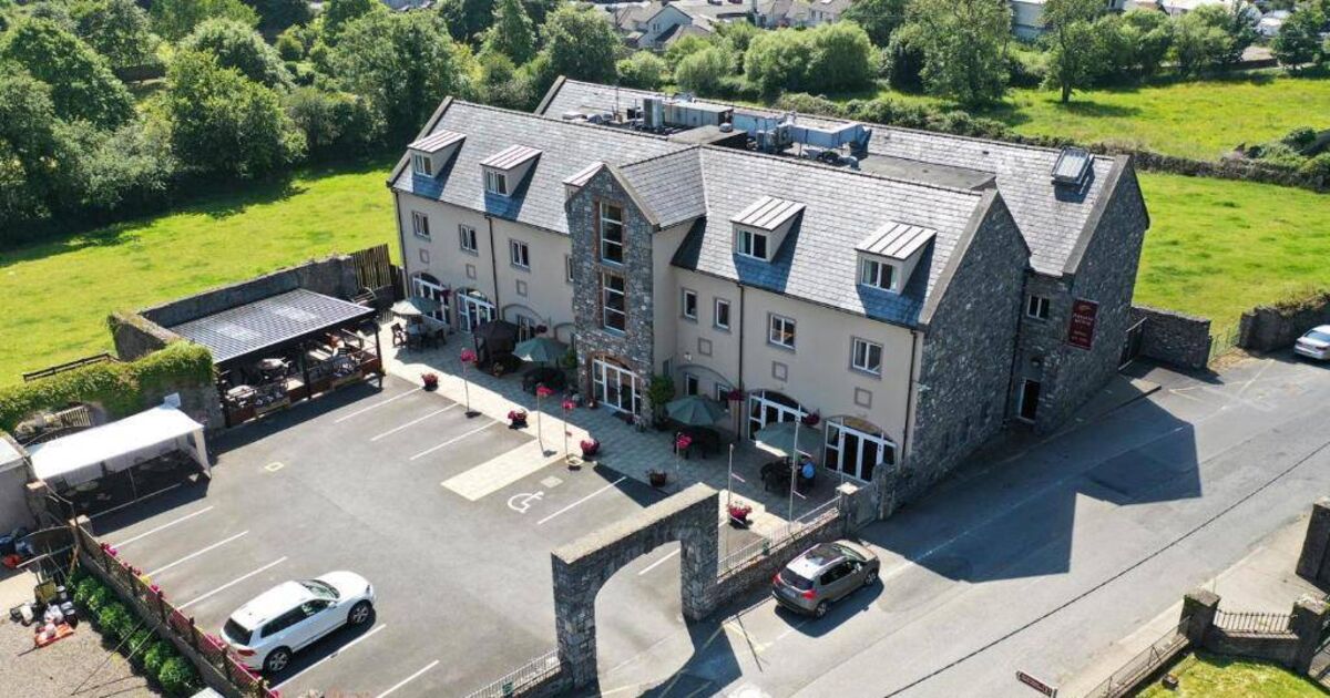 Bride who fell from hotel window on wedding night settles action