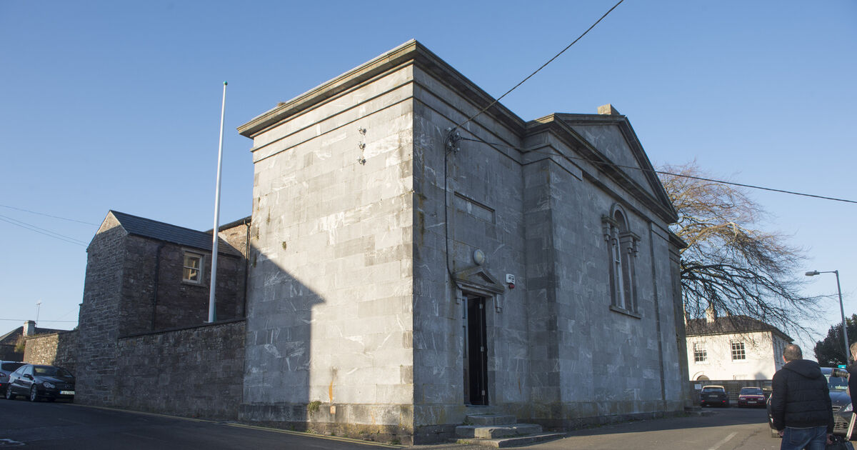 Cork driver removed number plates from car at crash scene