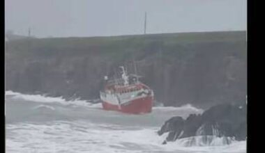 Concerns for pollution as 14 crew members rescued from fishing vessel in Dingle 