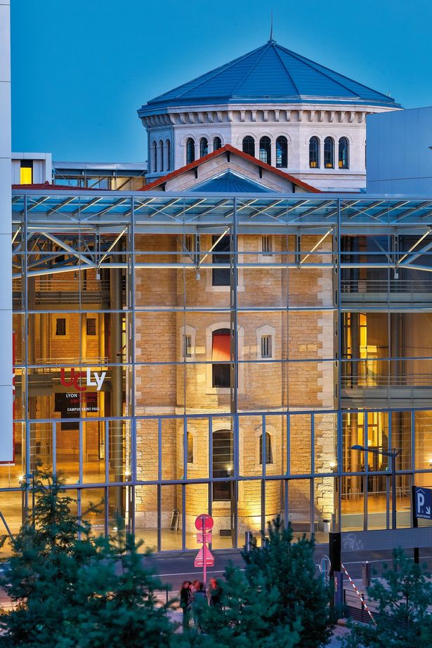 Université Catholique de Lyon, where Mr Campbell has worked since 2008.