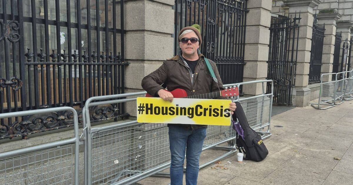 Cork singer brings protest on housing crisis home to Government