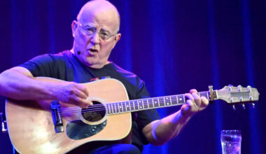 Irish officials raised concerns about Christy Moore's questioning by UK officials in 2004