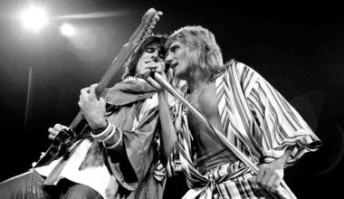 The Faces&rsquo; Ronnie Wood and Rid Stewart onstage in 1973