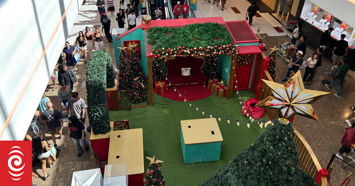 Parking hard to find as Boxing Day sales begin