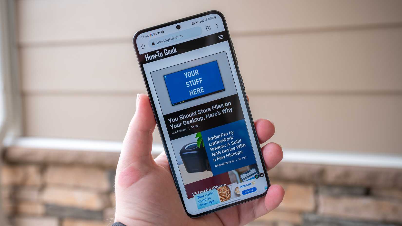 How-To Geek website running in Google Chrome on the Samsung Galaxy S23+