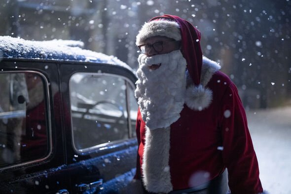 Cliff Parisi plays Fred Buckle