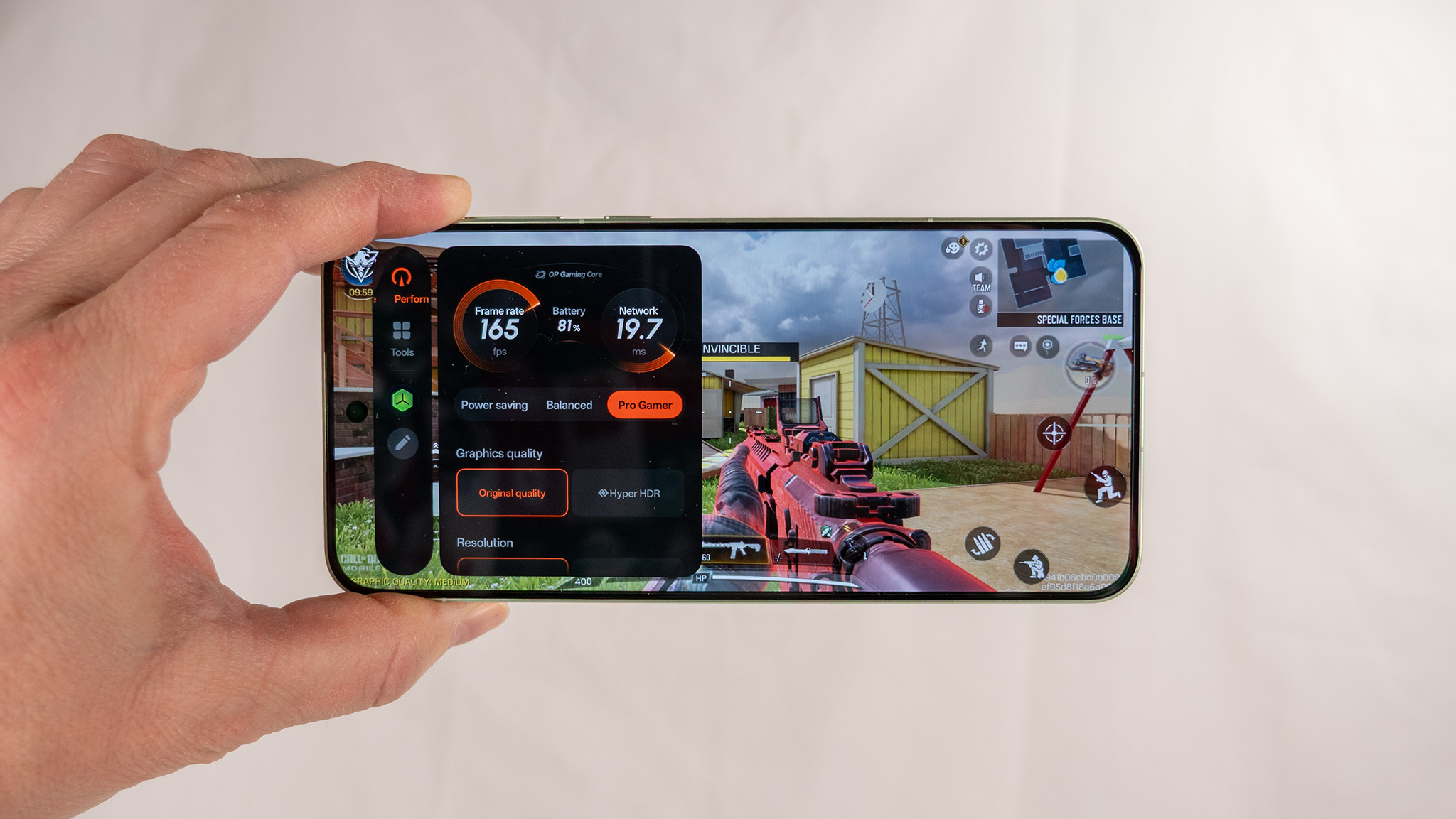Playing Call of Duty Mobile at 165Hz on a OnePlus 15R