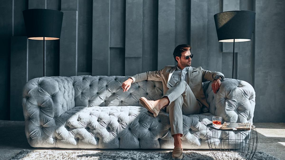 I Asked ChatGPT What Money Lessons Billionaires Learn Early That Most People Never Do