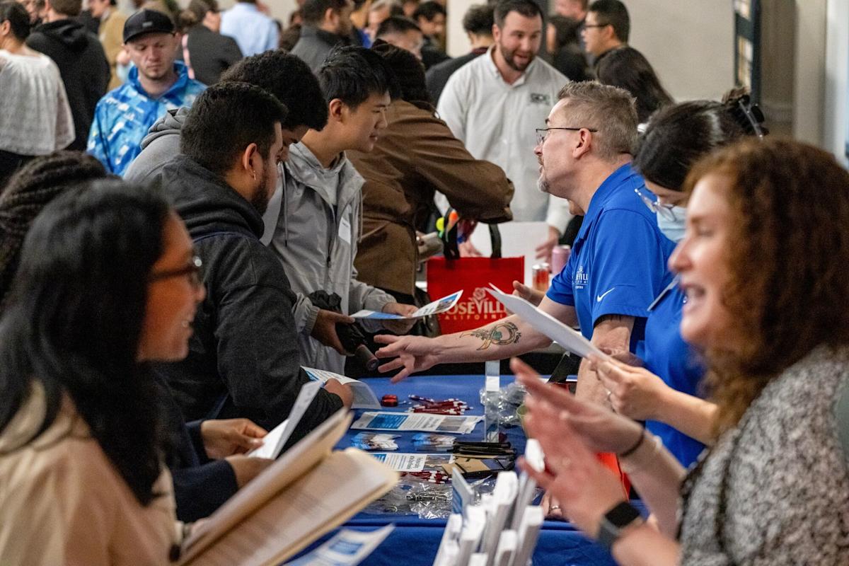 US Jobless Claims Jump by Most Since 2020 After Holiday Drop