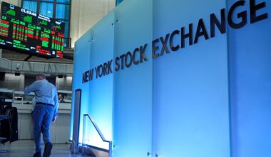 Dow, S&P 500, Nasdaq futures slide as Oracle earnings reignite AI spending fears