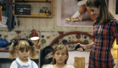 The National Desk dark theme brand icon