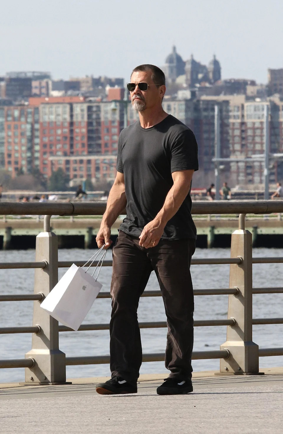 Josh Brolin spends quality time with daughter Eden and her fianc Cameron Crosby while enjoying cupcakes in New York City