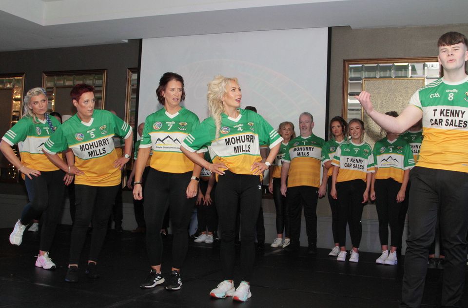Duffry Rovers GAA & Camogie Club presents 'Strictly Come Dancing' in the Riverside Park Hotel, Enniscorthy. The dancers on stage. Photo: Pat O'Connor