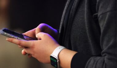 New York to require social media platforms to display mental health warnings