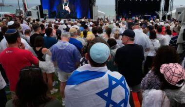 Australian prime minister booed as Bondi Beach attack victims honoured