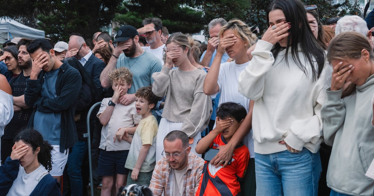 Binyamin Netanyahu uses Bondi Beach shooting to reinforce narrative of anti-Semitism – The Irish Times