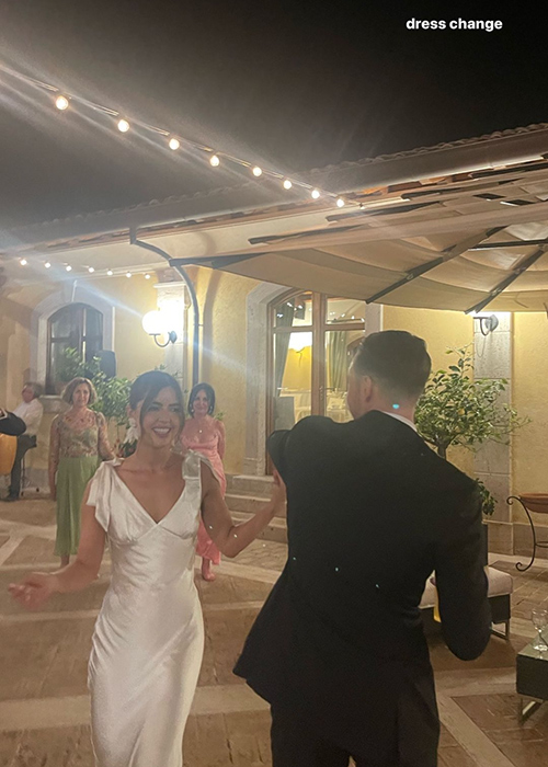 Bonnie Ryan has shared pictures from her wedding morning to mark her 2nd anniversary