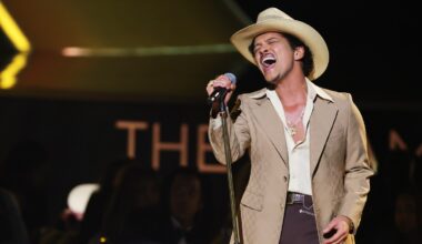 Watch Bruno Mars Cover Led Zeppelin With Slash While Dressed Like an 80s Skate Punk