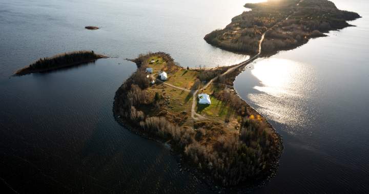 Inside the Ring of Fire: A tale of 2 First Nations and a road that could change everything