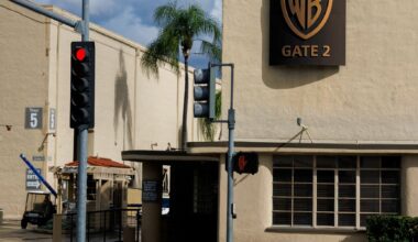 Paramount Skydance offered $30 per share for Warner Bros Discovery, CNBC reports - Reuters