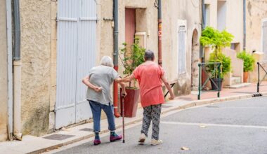 France wants to end free health care for foreign pensioners – POLITICO