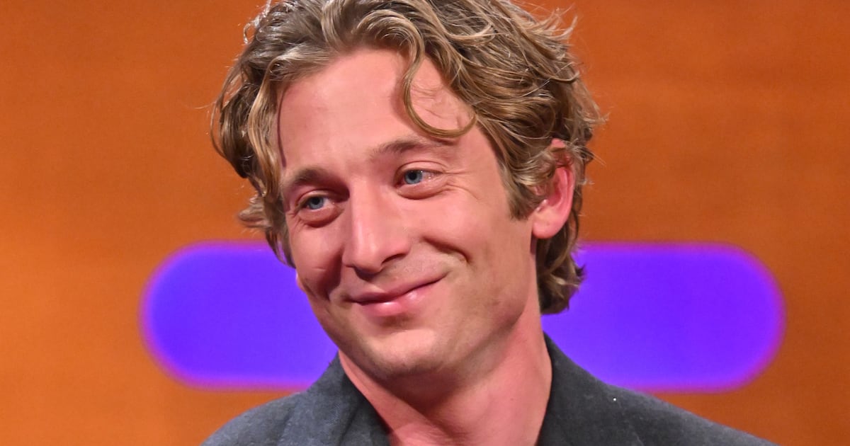 Jeremy Allen White says Bruce Springsteen gave him clothes and guitar for biopic – The Irish News