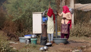 India's water crunch brews risks for beverage giants 