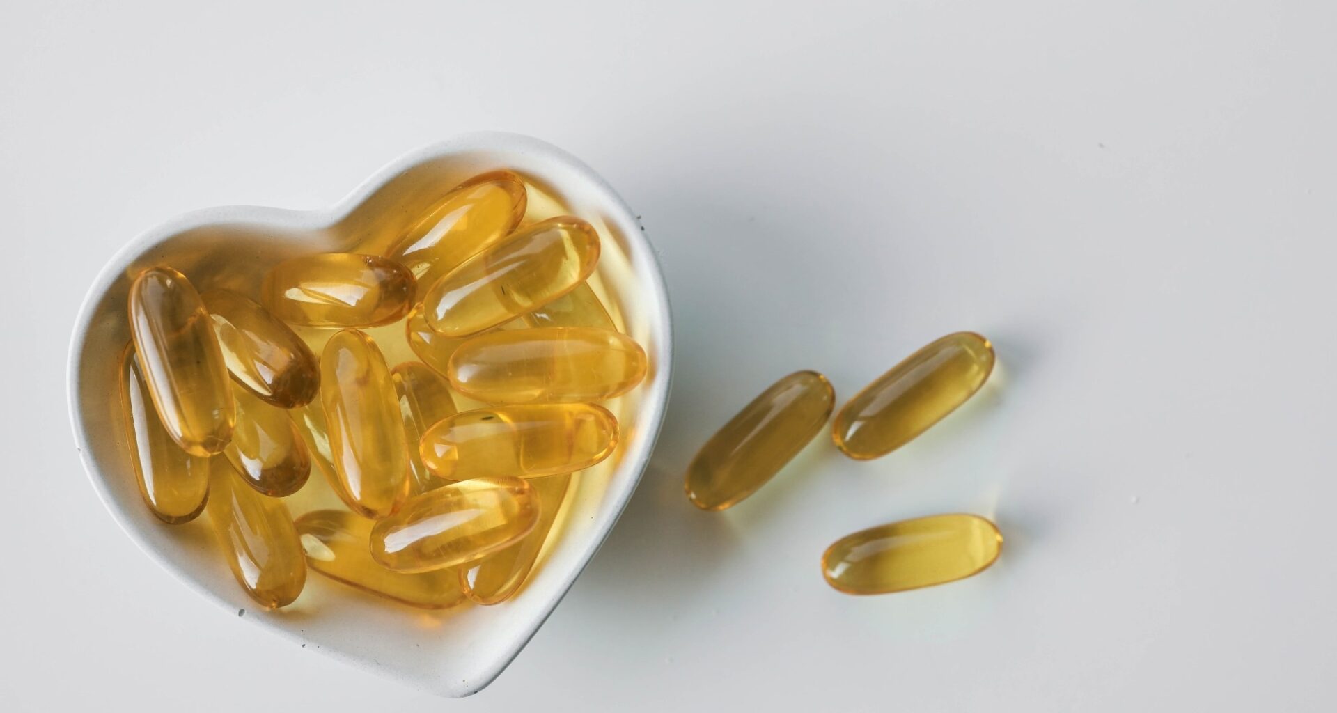 Study: An overview of national and international long chain omega-3 polyunsaturated fatty acid intake recommendations for healthy populations. Image Credit: shine.graphics / Shutterstock
