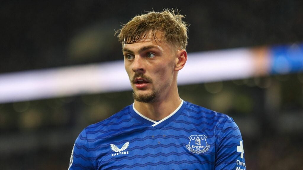 Kiernan Dewsbury-Hall in action for Everton, looking angry.