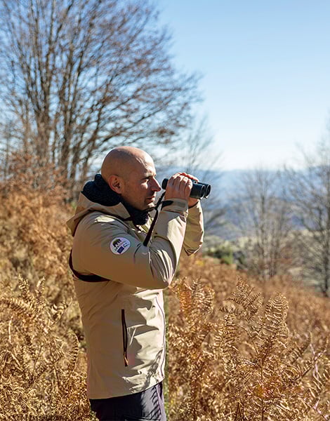 nymfaios-wild-renaissance-life-beside-bears-and-wolves6