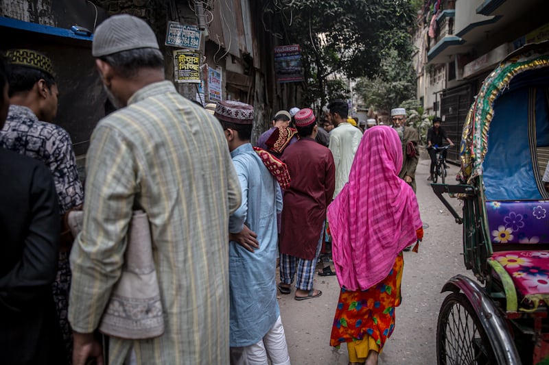 Sally Hayden Bangladeshi garment industry brings poor conditions Eti Akhtar (18) worries about harassment when she goes to and from her job in a garment factory.