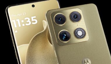 Leaked photos of the Motorola Signature show a curved display