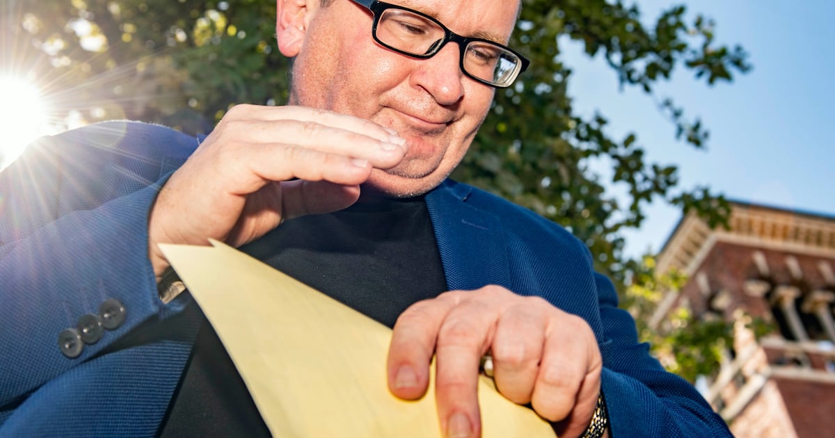 Former councillor receives suspended sentence for harassing waitress – The Irish Times