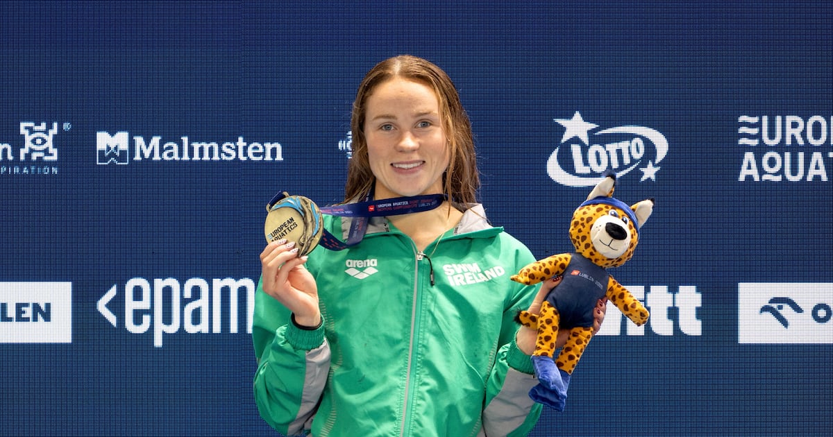 Ellen Walshe wins 200m butterfly gold at the European championships – The Irish Times