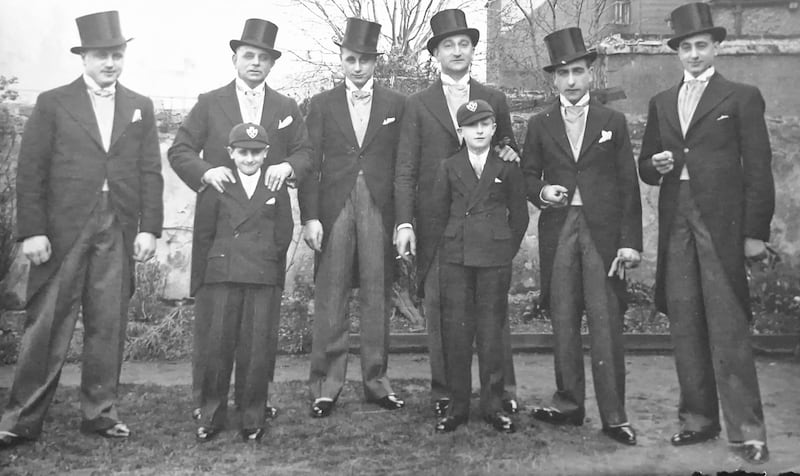 Louis Elliman's wedding in 1931. From left: Max, Maurice, Louis, David Smullins (?),  Benny (?), Abe, Teddy and Jeff. Courtesy of Wendy Elliman