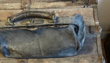 Arms cache discovered in Cork attic linked to War of Independence – The Irish Times