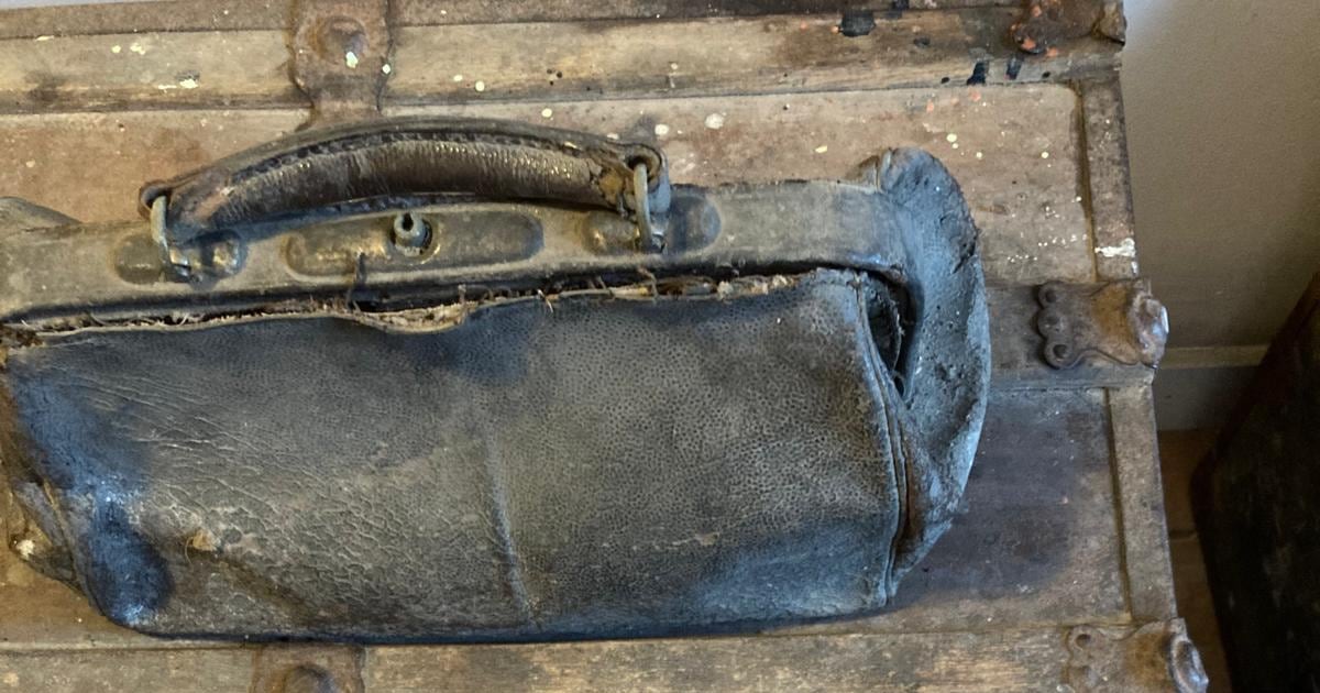 Arms cache discovered in Cork attic linked to War of Independence – The Irish Times