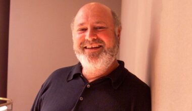 Director Rob Reiner promotes his latest film "The Story of Us," a romantic comedy about marriage on the rocks in San Francisco, Oct. 1, 1999, in San Francisco. (Fred Larson/San Francisco Chronicle via AP)