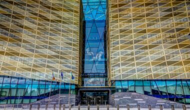 Recent income tax changes ‘echo’ pre-2008 financial crisis budgets, Central Bank warns – The Irish Times