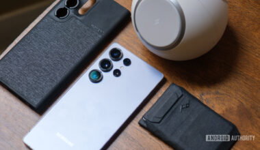 Samsung Galaxy S25 Ultra with magnetic accessories