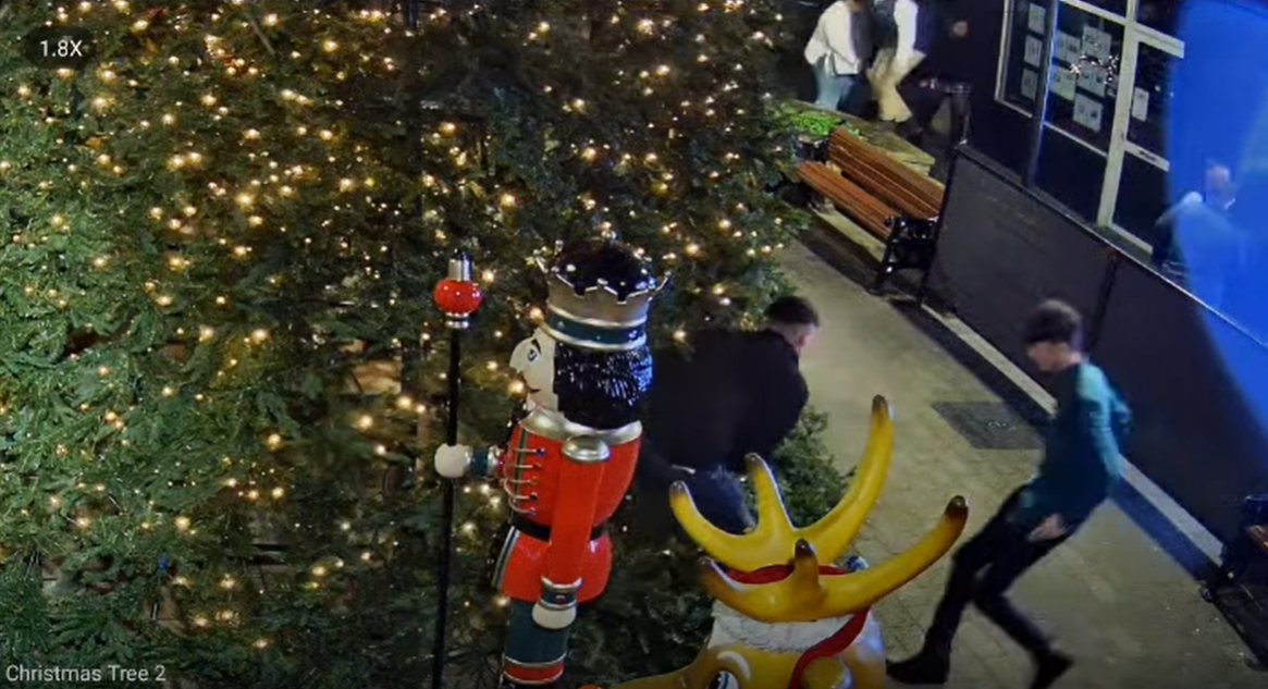 €300 in damages caused to Buncrana Christmas tree - Highland Radio