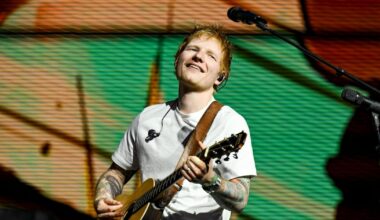 Pop’s everyman superstar serves up Christmas bangers and beige ballads – The Irish Times