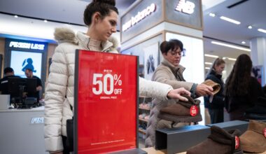 Feeling the affordability pinch? Here’s how to keep holiday spending under control