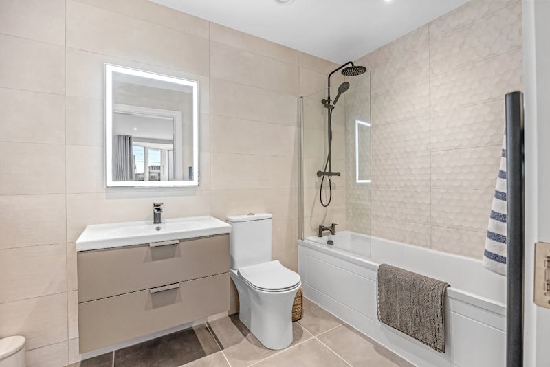 En suite for second bedroom