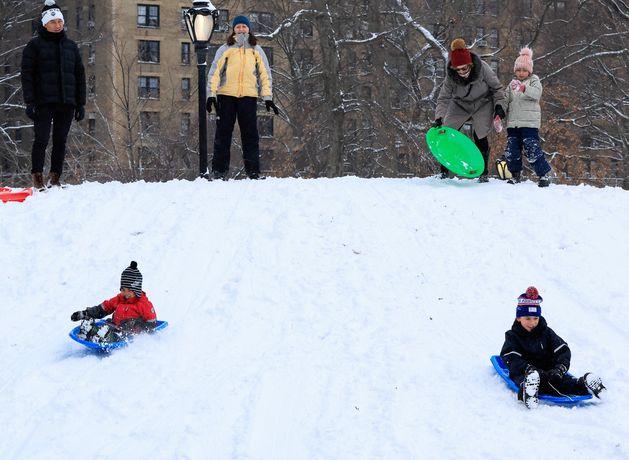 New York snowstorm: Heavy snow triggers mass flight cancellations as city grinds to a halt
